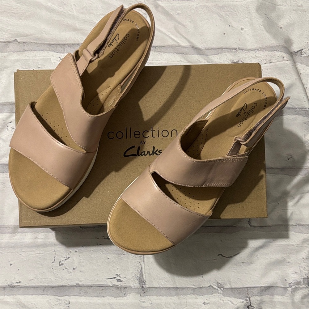 Clarks Women's Dusty Rose Sandals